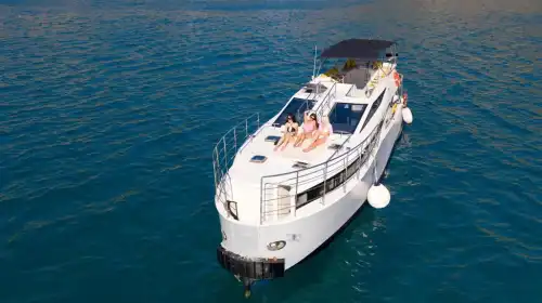 Antalya'nın Turkuaz Sularında VIP Tekne Keyfi – 32 Kişiye Kadar!