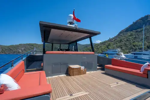 Luxury 2-Cabin Motor Yacht – Perfect for Special Occasions