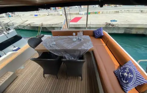 A Pleasant Bosphorus Cruise with an 12-Person Luxury Yacht