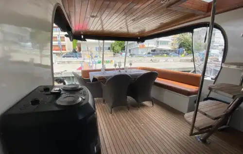 A Pleasant Bosphorus Cruise with an 12-Person Luxury Yacht