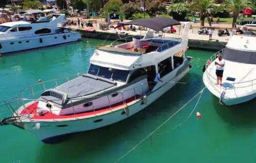 Просторная и комфортабельная 15-метровая яхта в Аланье