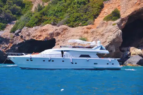 Alanya'da Gezi ve Yüzme Keyfi İçin Özel Tasarlanmış Lüks Motoryat