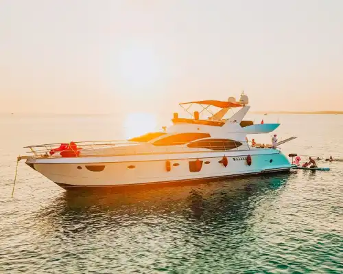 Luxury 4-Cabin Motor Yacht Rental for Cruises & Swimming in Alanya