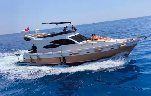 Роскошная дизайнерская яхта для морского круиза в Аланье