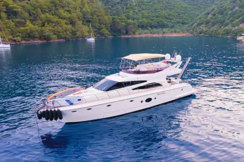 Alanya'da Princess Marka, 16 Metrelik, Lüks 3 Kabinli Motoryat Kiralama