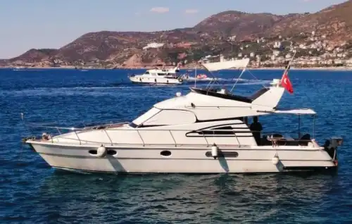  Comfortable 12-Person Rental Boat for an Exclusive Journey in Alanya’s Unique Blue Waters