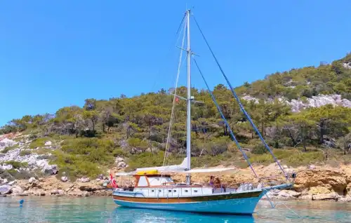 Bodrum’un Masmavi Sularında, 16 Metre Uzunluğunda, 5 Kişilik Gulet
