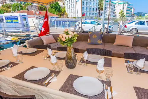 Fethiye’nin Mavi Sularında 24 Metrelik Gulet ile Konforlu Tatil!