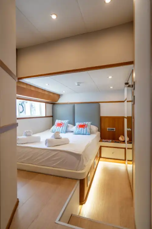 Luxury 2-Cabin Motor Yacht – Perfect for Special Occasions
