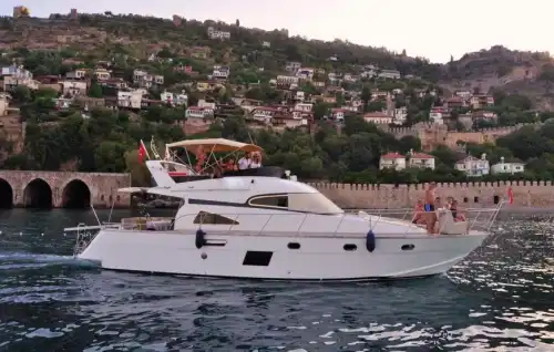 Уникальный опыт на 17-метровой гулете с 3 каютами в Аланье