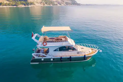 Antalya’nın Turkuaz Sularını Özel Keşfedebileceğiniz 10 Kişilik Tekne