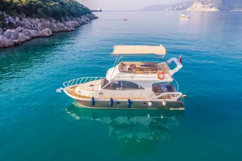 Antalya’nın Turkuaz Sularını Özel Keşfedebileceğiniz 10 Kişilik Tekne