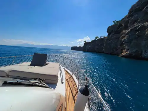 Antalya'da Günübirlik Özel Yapım Motoryat: 13 Metre 10 Kişiye Kadar