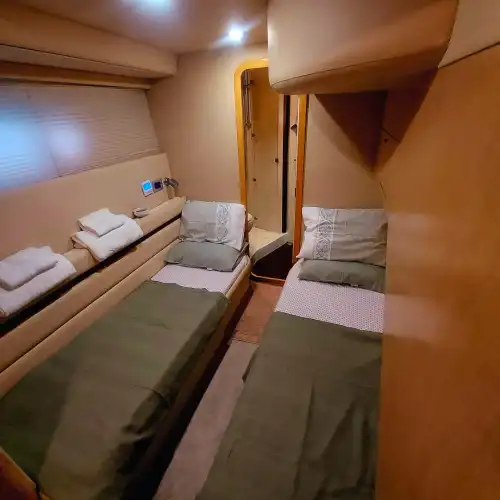 Antalya Ferretti Marka 21 Metre Lüks Motoryat ile Konforlu Eşsiz Deneyim