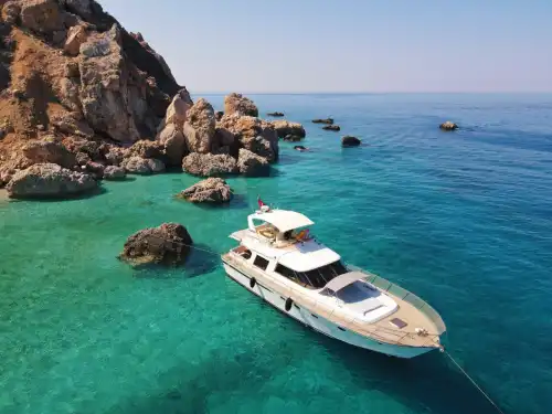 Blue Cruise on a Custom-Built Motor Yacht in Antalya: 3 Cabins, Comfortable Experience for 6 Guests