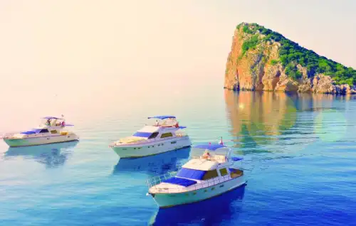 Antalya’da Özel Yapım Motoryat ile Konforlu Gezi ve Yüzme Turları