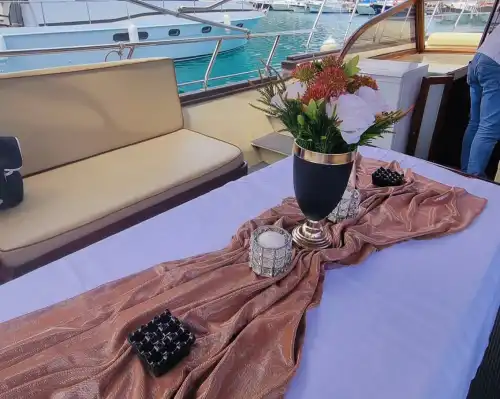 Antalya’nın Eşsiz Koylarında Özel Yapım Tekne ile Unutulmaz Mavi Yolculuk