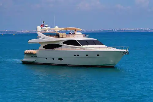 Antalya'da Ferretti 25 Metre Lüks Yat ile Özel Organizasyonlar ve Mavi Yolculuk