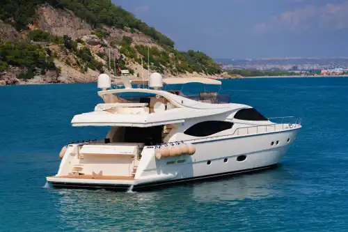 Antalya'da Ferretti 25 Metre Lüks Yat ile Özel Organizasyonlar ve Mavi Yolculuk