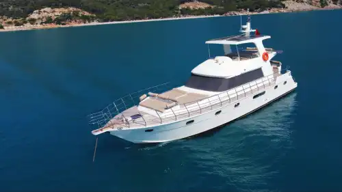 19.5-Meter Luxury Motor Yacht Rental with 2 Cabins in Antalya