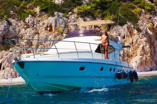 Antalya Princess 15 Metre Motoryat ile Gezi, Yüzme ve Özel Partiler