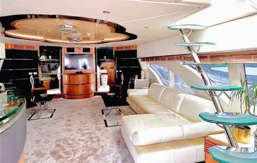 Antalya’nın Eşsiz Güzelliklerinde, 30 Metre Uzunluğunda, 12 Kişilik Lüks Yat