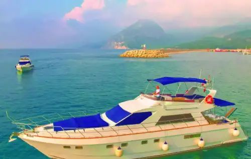 21-метровая роскошная яхта на 12 человек в живописных бухтах Анталии