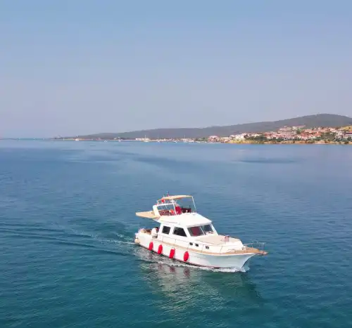 Дневные и почасовые морские прогулки в Айвалыке на 11-метровой эксклюзивной яхте