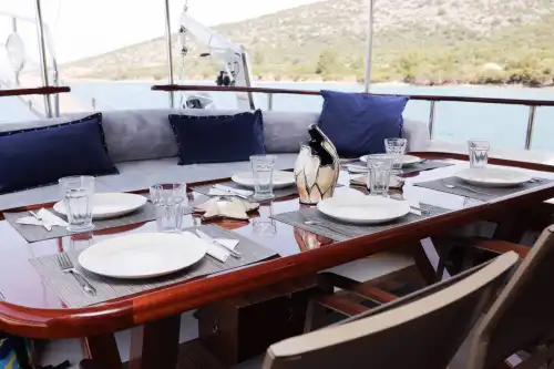 Bodrum'un Muhteşem Koylarında, 15 Metre, 2 Kabinli Butik Gulet