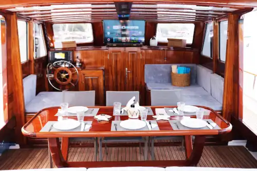 Bodrum'un Muhteşem Koylarında, 15 Metre, 2 Kabinli Butik Gulet