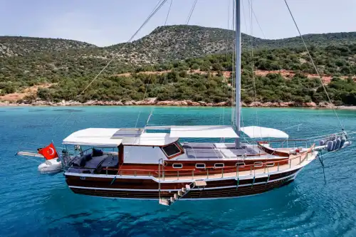 Bodrum'un Muhteşem Koylarında, 15 Metre, 2 Kabinli Butik Gulet