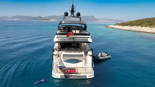 Bodrum'da 80 Kişilik Görkemli 35 Metre Lüks Günlük Tur Motoryatı