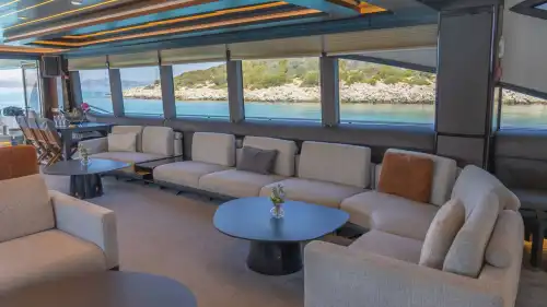 Bodrum'da 80 Kişilik Görkemli 35 Metre Lüks Günlük Tur Motoryatı