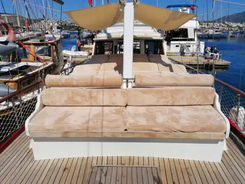 Bodrum’da Özel Yapım Tekne ile Eşsiz Mavi Yolculuk Deneyimi 8 Kişiye Kadar