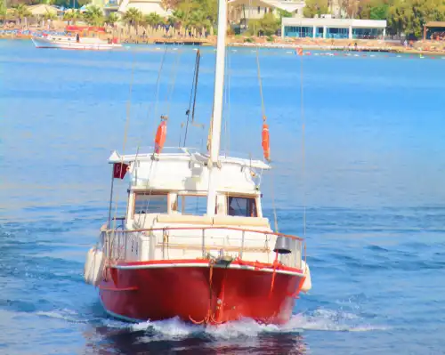Bodrum’da Özel Yapım Tekne ile Eşsiz Mavi Yolculuk Deneyimi 8 Kişiye Kadar