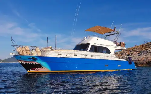 Bodrum’da 13,95 Metrelik 2 Kabinli Konaklamalı yada 10 Kişilik Günübirlik Tekne