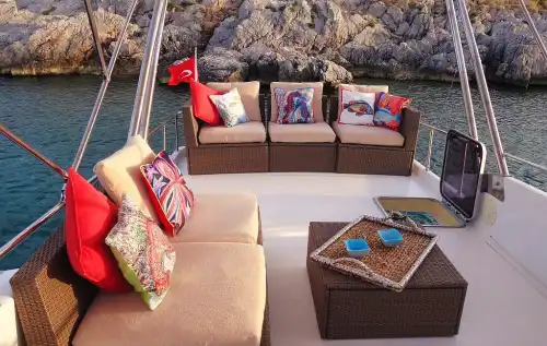 Bodrum’da 13,95 Metrelik 2 Kabinli Konaklamalı yada 10 Kişilik Günübirlik Tekne