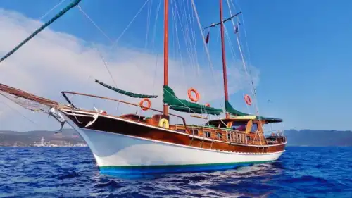 Bodrum'da konaklamalı Tatiller İçin İdeal 3 Kabinli Gulet