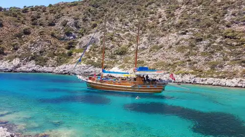 Unforgettable Experience on a 6-Cabin Luxury Gulet in Bodrum’s Stunning Waters