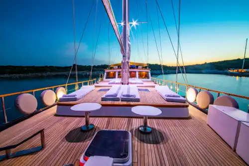 Bodrum'da Lüks Gulet ile Sakin ve Konforlu Bir Mavi Yolculuk