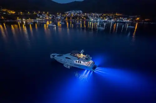 Bodrum'da Mavinin Her Tonunu Hissedin, Princess 72 Lüks Motoryat