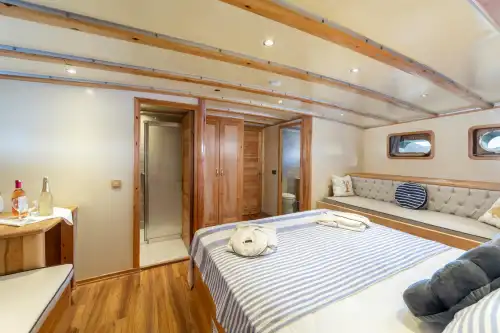 Bodrum'da Eşsiz Tasarıma Sahip, 23 Metre, 4 Kabinli Özel Yapım Motoryat