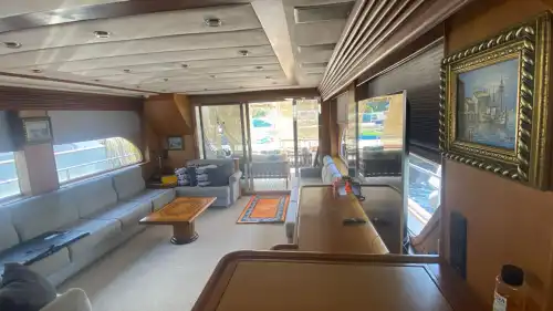 Bodrum'da Geniş Gruplara Uygun, 27 Metre, 3 Kabinli Şık Motoryat