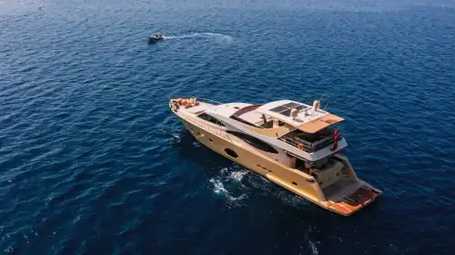 Исследуйте легендарные бухты Бодрума на 27-метровой эксклюзивной моторной яхте