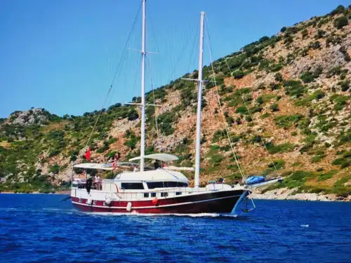 Marmaris Bozburun’un Sakin Sularında 5 Kabinli Lüks Gulet Tatili