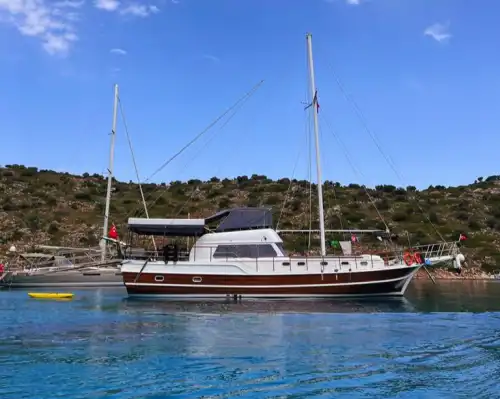 Marmaris Bozburun'da Ege'nin Sakin Koylarında 8 Kişi Kapasiteli Gulet