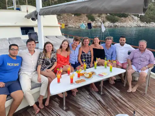 Bozburun’nun Eşsiz Güzelliklerinde 5 Kabinli Gulet ile 12 Kişilik Lüks Mavi Yolculuk