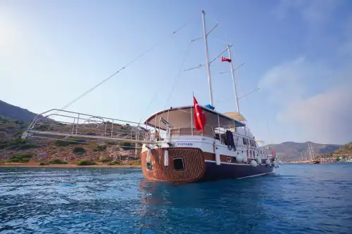 Marmaris Bozburun’da 5 Kabinli Gulet ile 10 Kişilik Konforlu Deniz Tatili