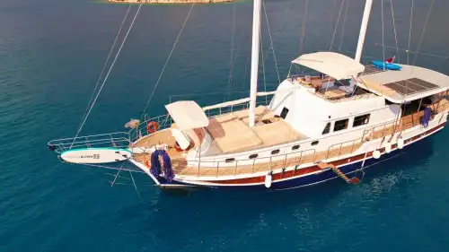 Marmaris Bozburun’da 5 Kabinli Gulet ile 10 Kişilik Konforlu Deniz Tatili