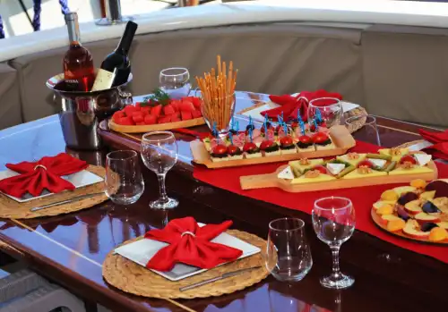 Marmaris Bozburun'da 6 Kabinli 12 Kişilik 24 Metrelik Gulet